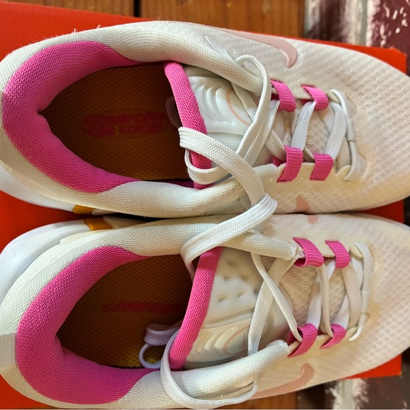 Nike White and Pink Sneakers with Orange Accents - Picture 5 of 6